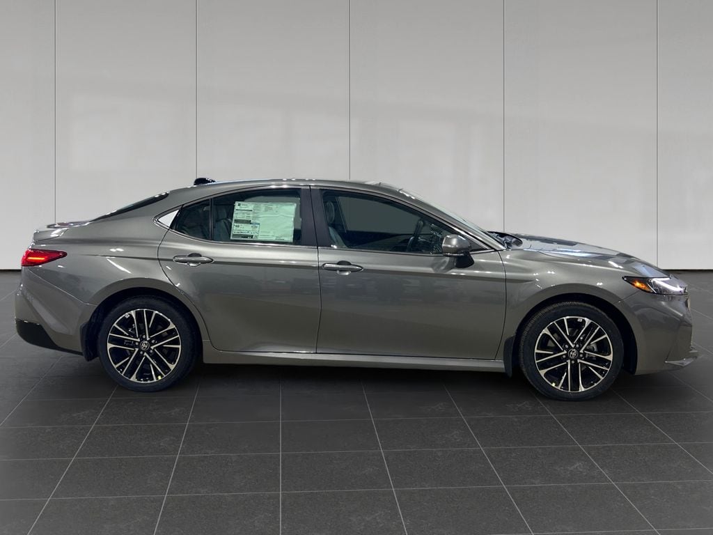 2026 Toyota Camry XLE - Photo 6