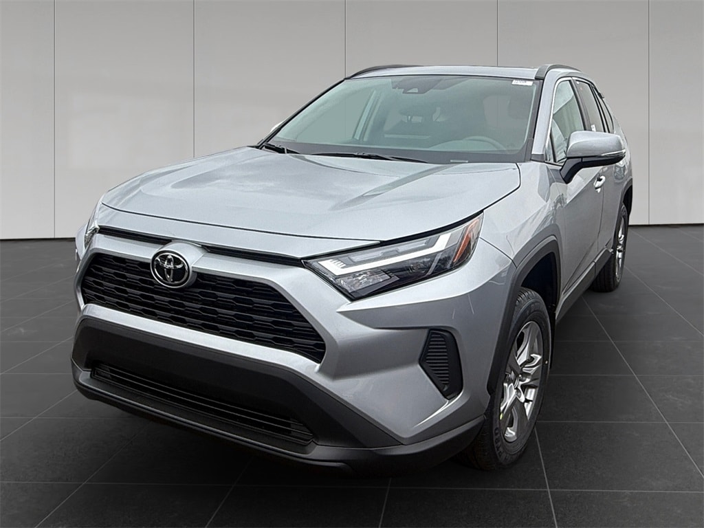 2025 Toyota RAV4 XLE's photo