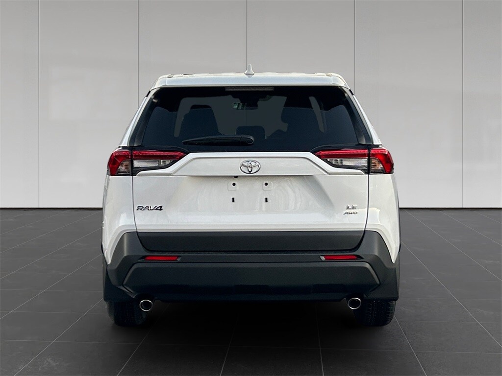 2025 Toyota RAV4 LE photo 4