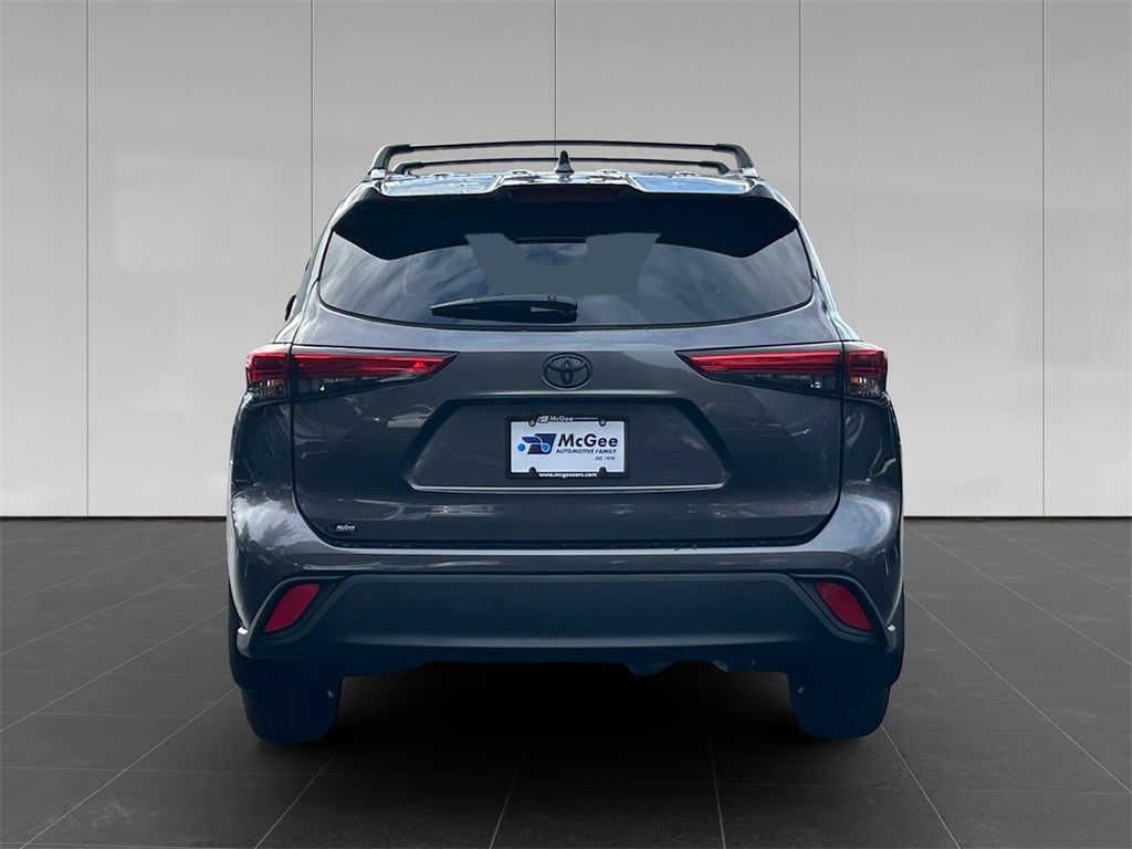 Used 2022 Toyota Highlander XLE SUV