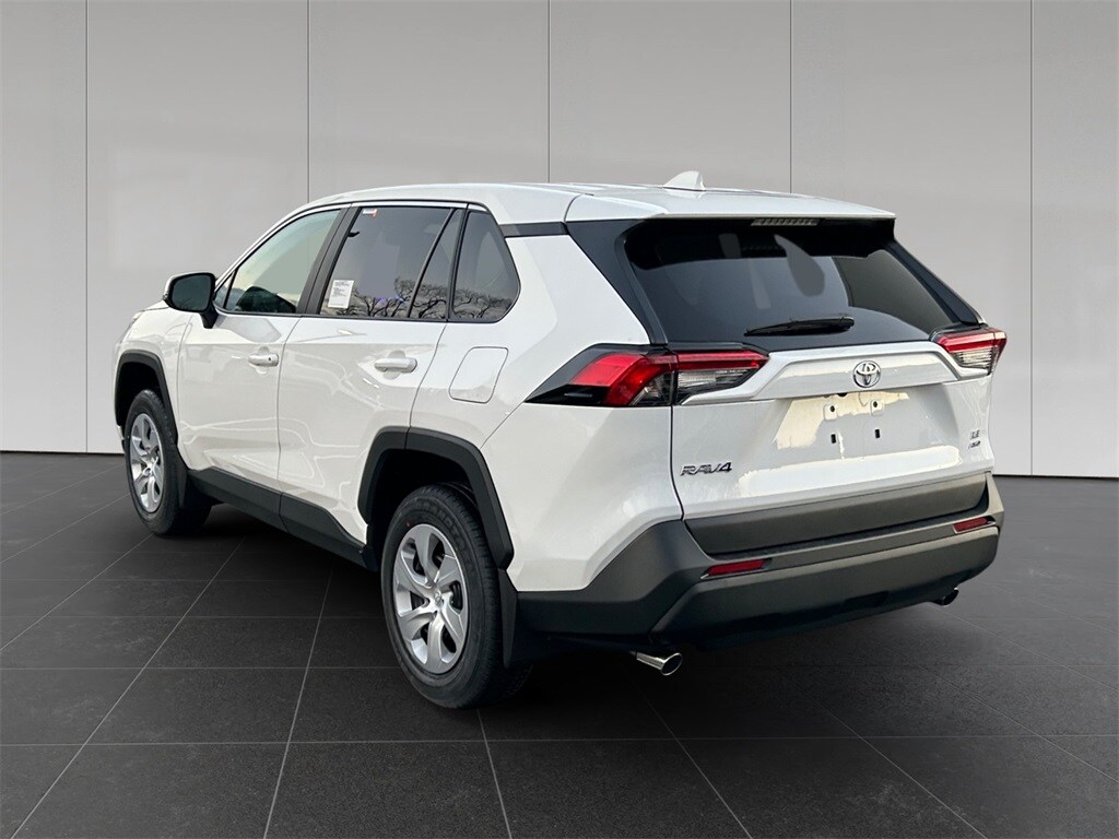 2025 Toyota RAV4 LE photo 3