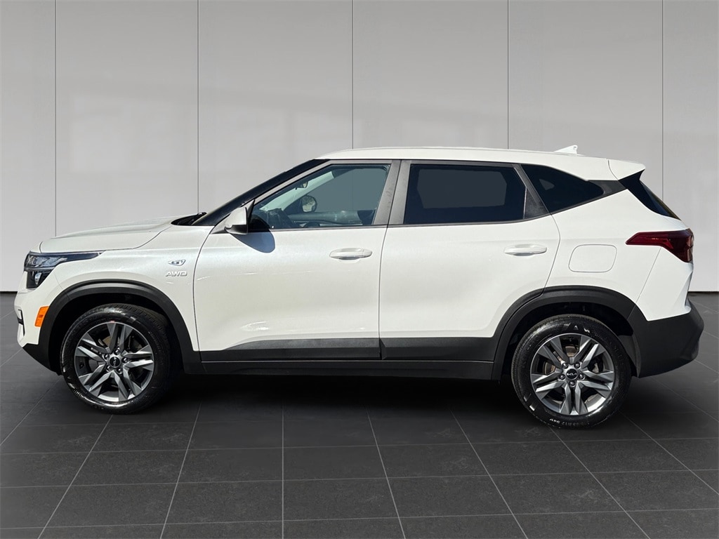 Used 2023 Kia Seltos LX with VIN KNDEPCAA4P7431257 for sale in Putnam, CT