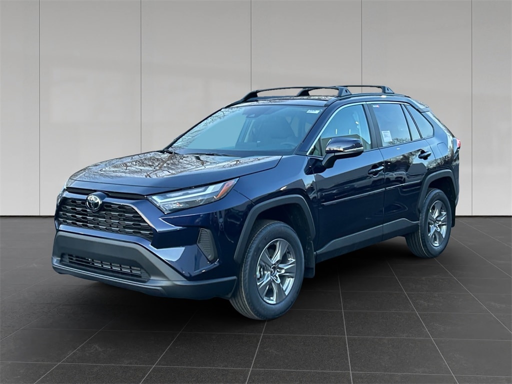 2025 Toyota RAV4 XLE's photo