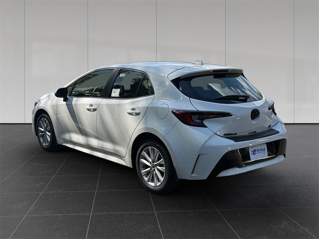 2025 Toyota Corolla SE photo 3