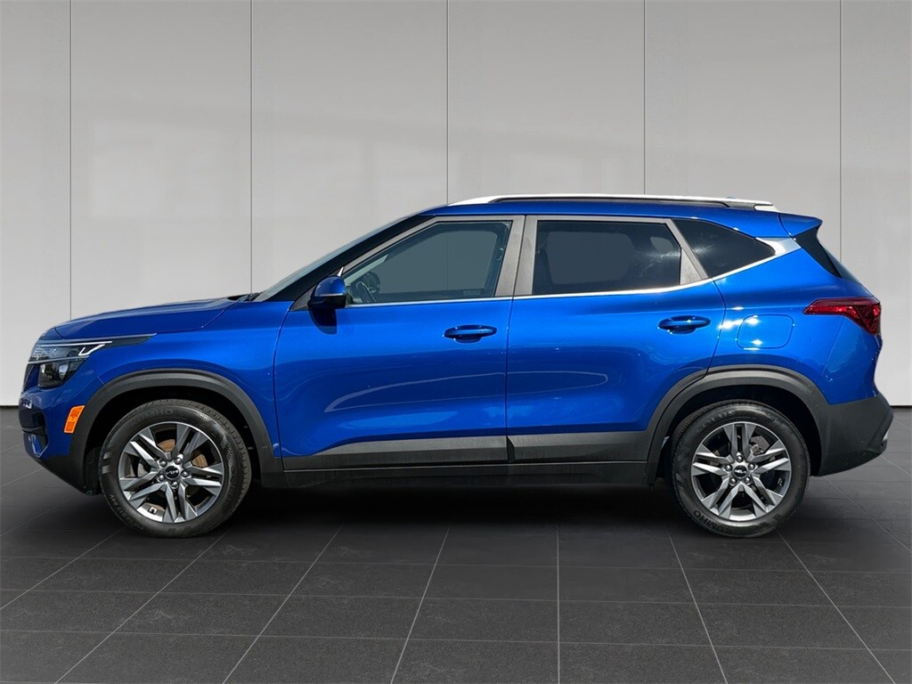 2023 Kia Seltos S photo 2