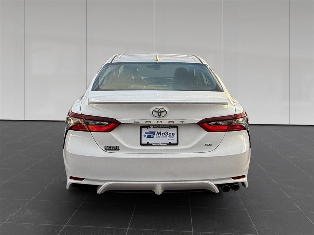 2022 Toyota Camry SE photo 4