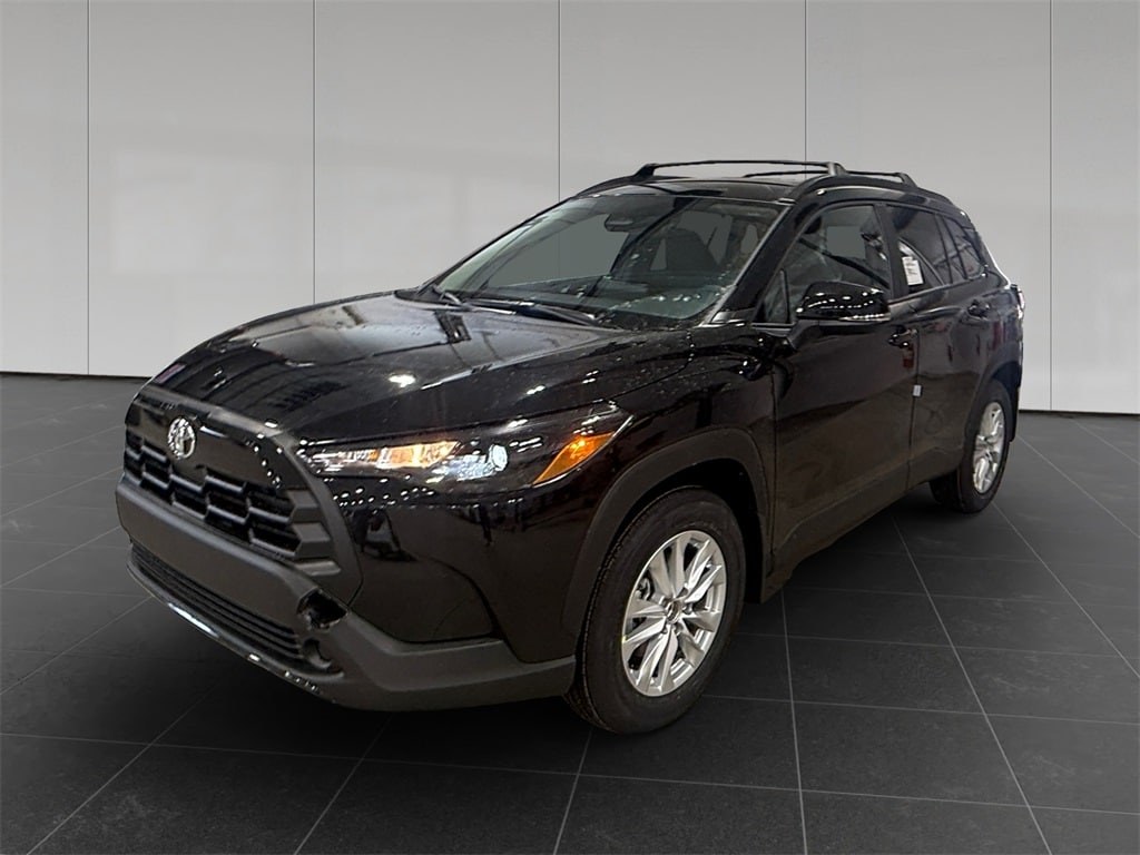 2026 Toyota Corolla Cross LE's photo