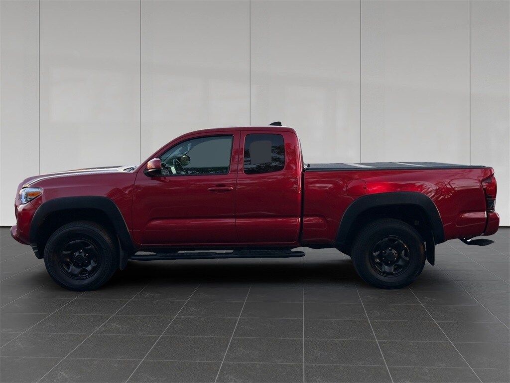 2022 Toyota Tacoma SR photo 2