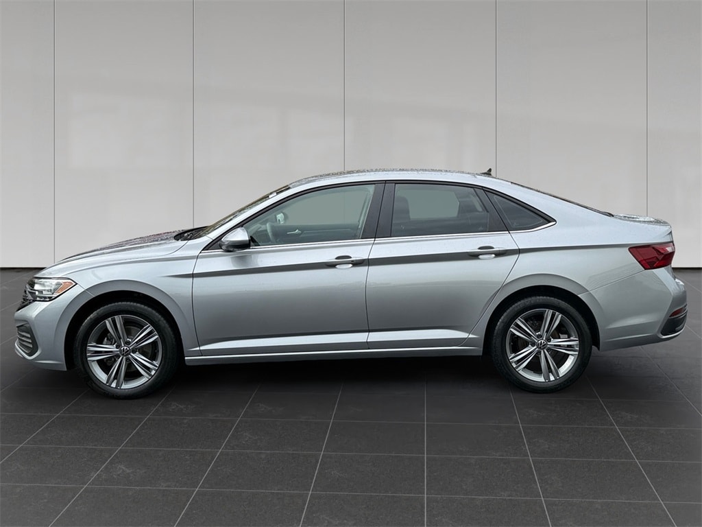 Used 2024 Volkswagen Jetta 1.5T SE Sedan