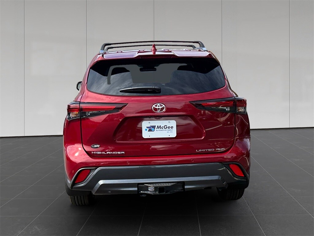 2025 Toyota Highlander Limited photo 4