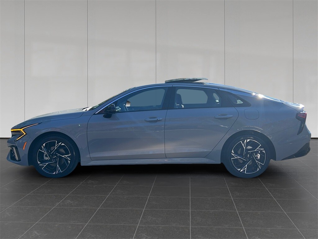 2025 Kia K5 GT-Line photo 2