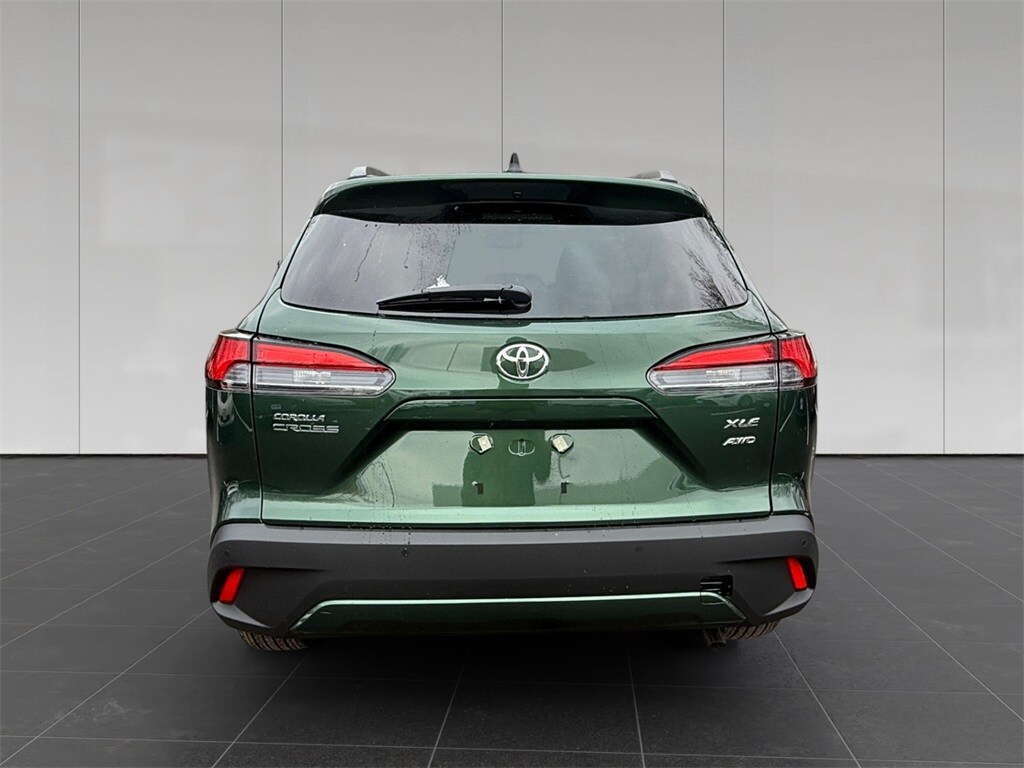 2026 Toyota Corolla Cross XLE photo 4
