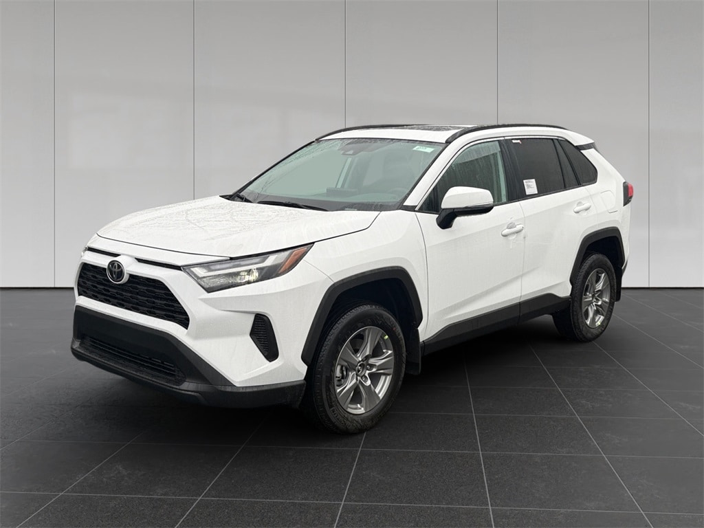 2025 Toyota RAV4 XLE's photo