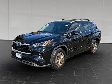 2023 Toyota Highlander Hybrid XLE Bronze SUV