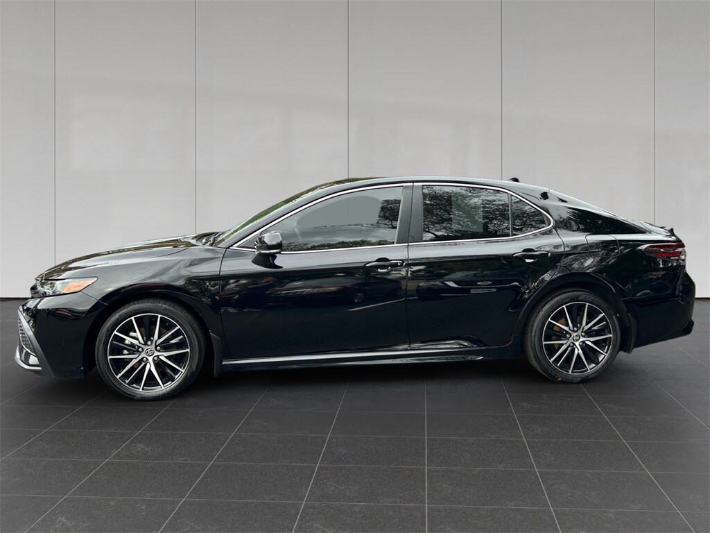 2023 Toyota Camry SE photo 2