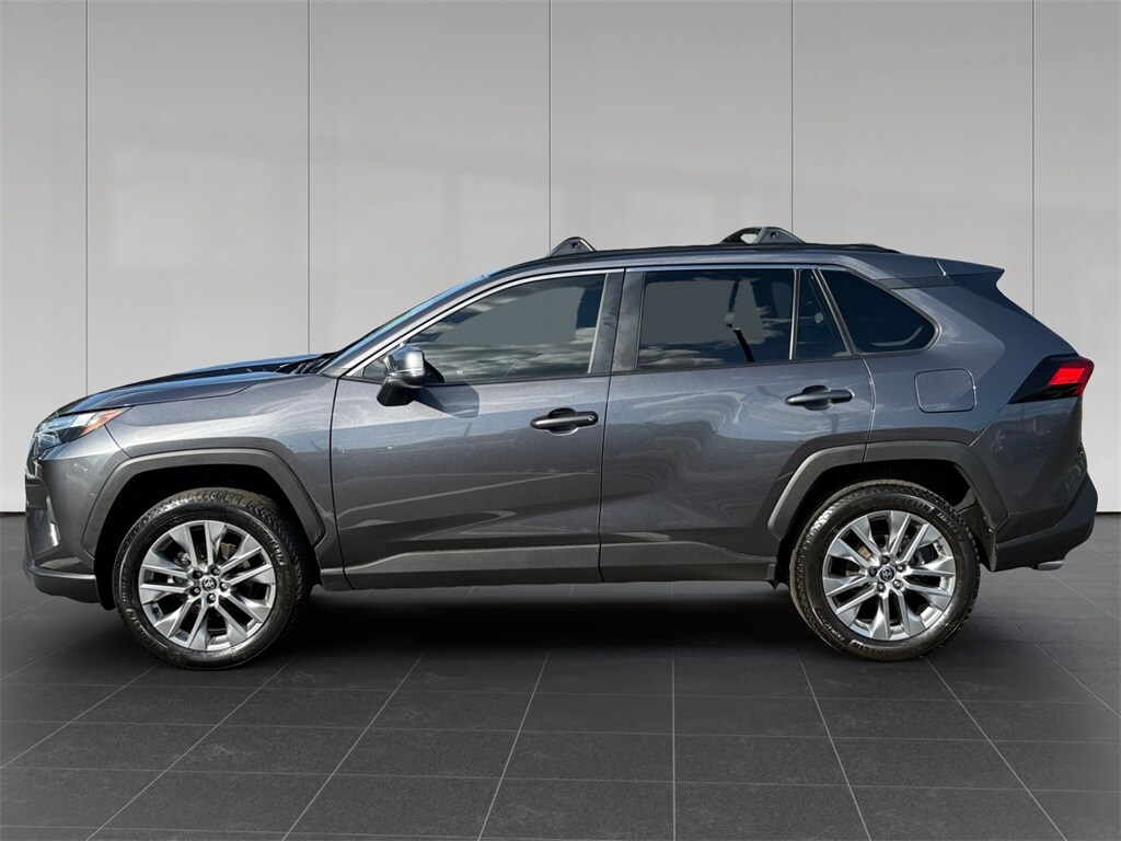 2024 Toyota RAV4 XLE Premium photo 2