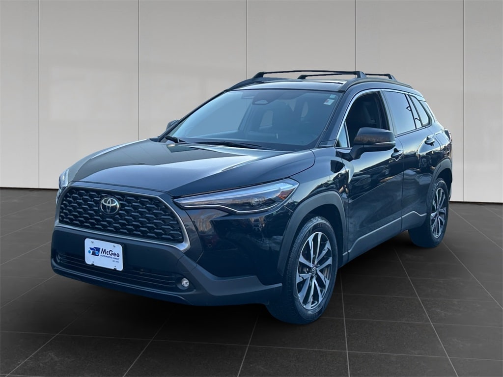 2024 Toyota Corolla Cross XLE's photo