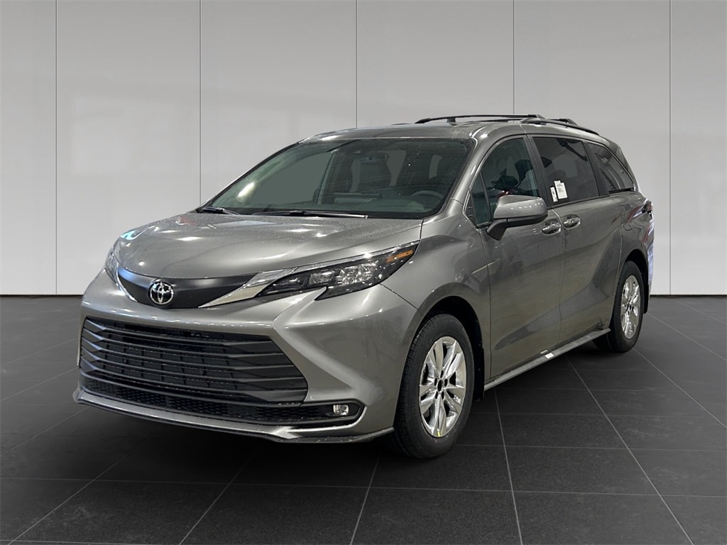 2026 Toyota Sienna XLE's photo