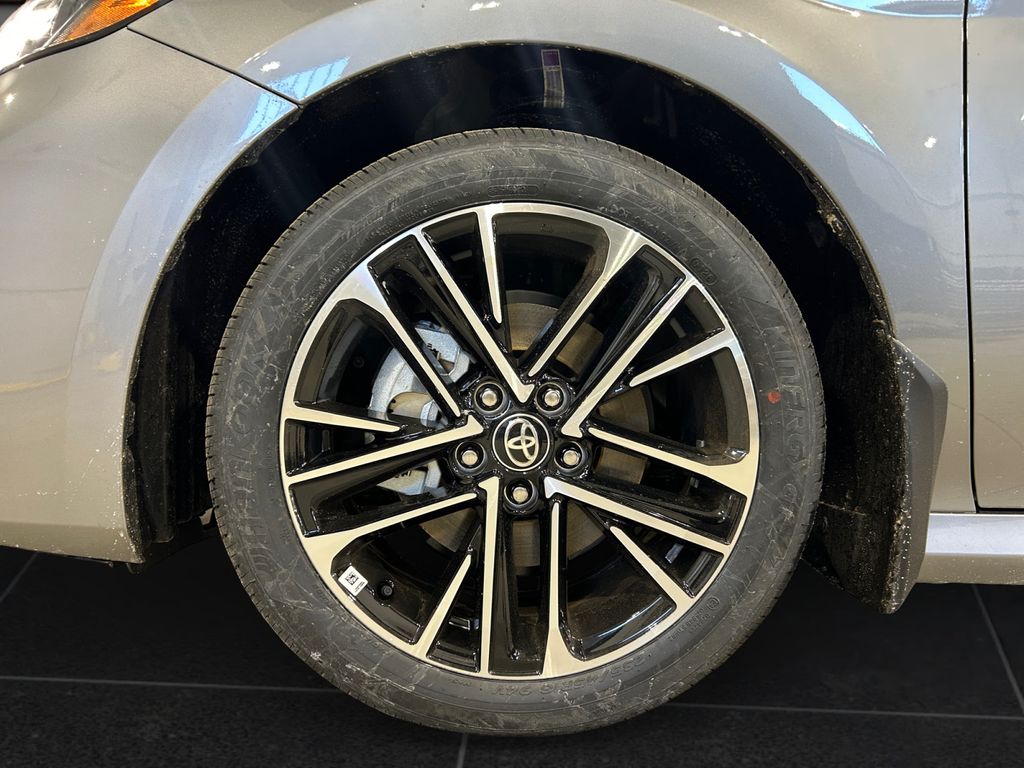 2026 Toyota Camry XLE - Photo 9