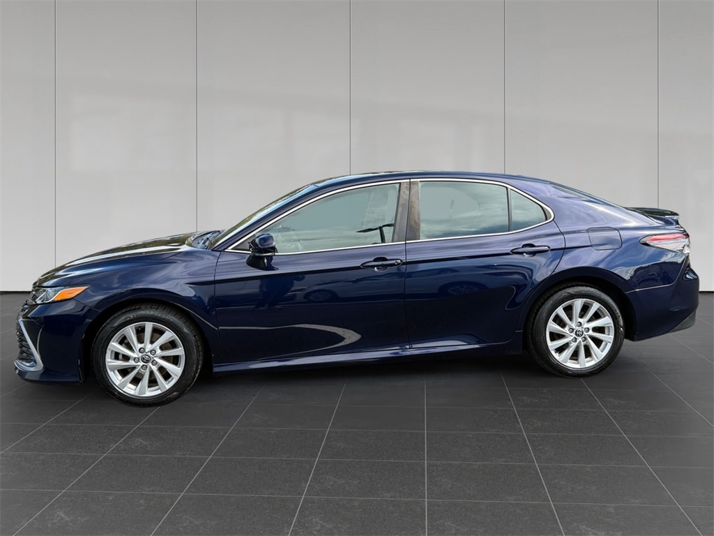 Used 2021 Toyota Camry LE with VIN 4T1C11BK5MU027042 for sale in Putnam, CT