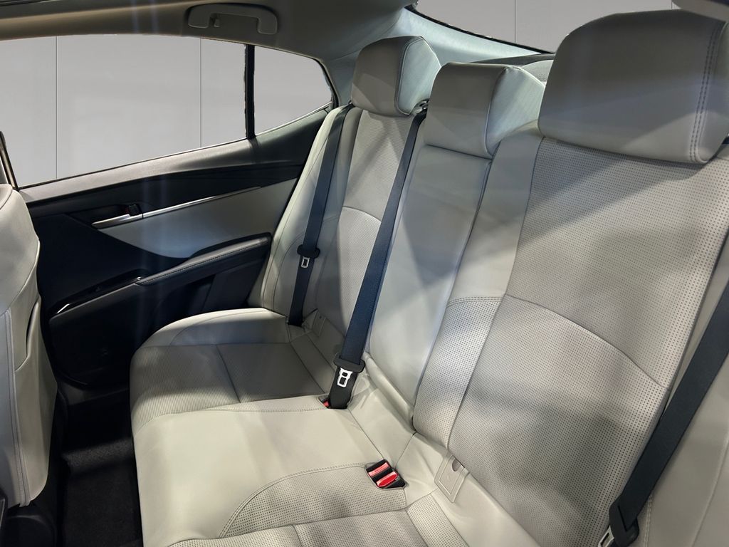 2026 Toyota Camry XLE - Photo 16