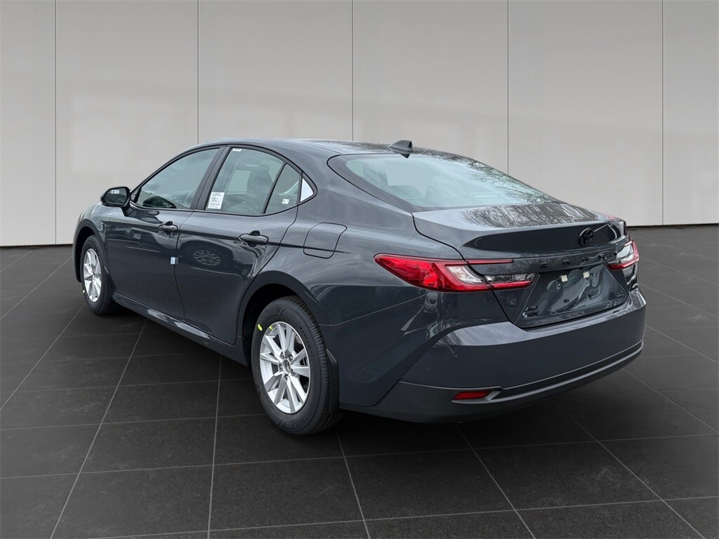 2026 Toyota Camry LE photo 3