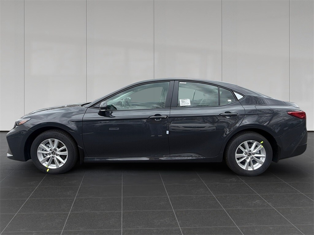 2026 Toyota Camry LE photo 2