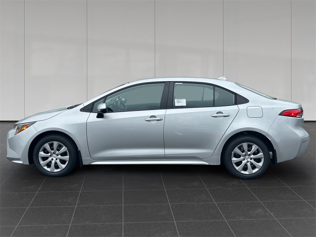 2026 Toyota Corolla LE photo 2
