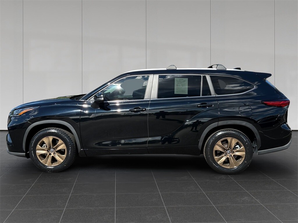 2023 Toyota Highlander Hybrid XLE photo 2