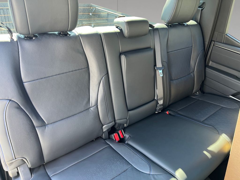 2026 Toyota Tundra Platinum - Photo 18
