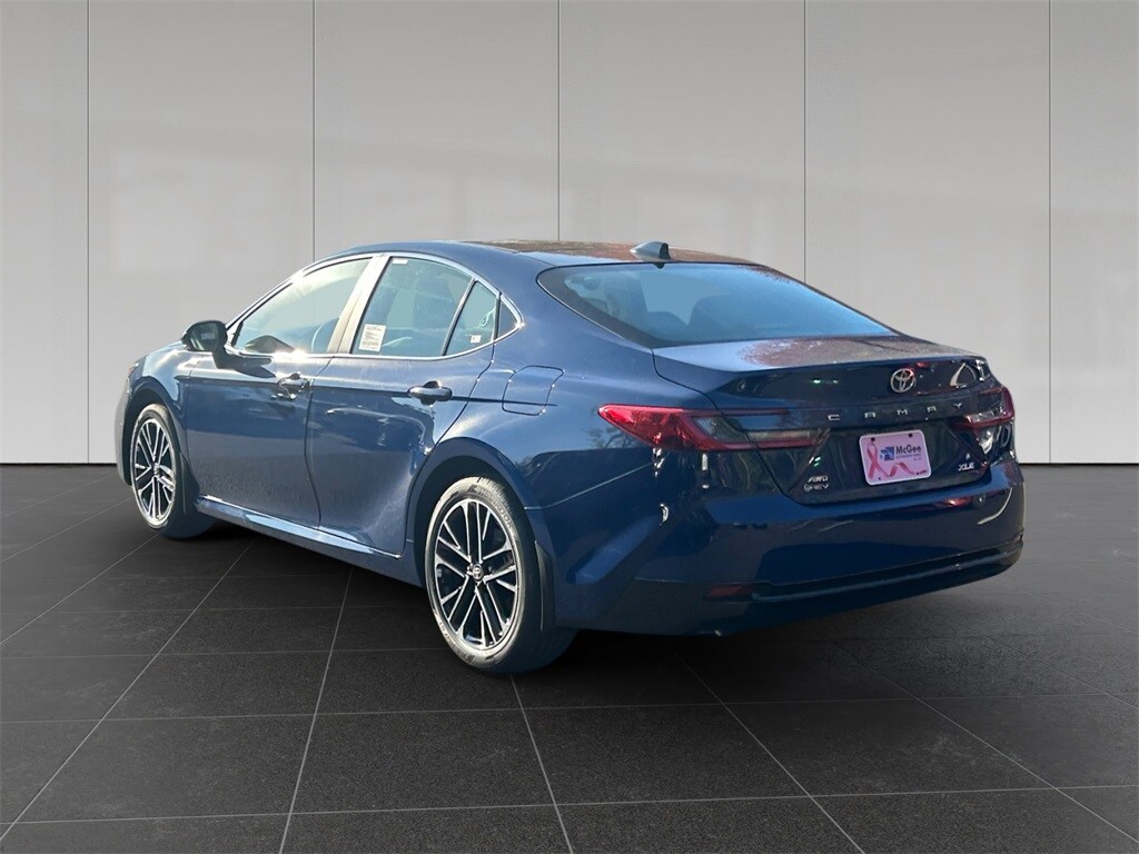 2026 Toyota Camry XLE photo 3