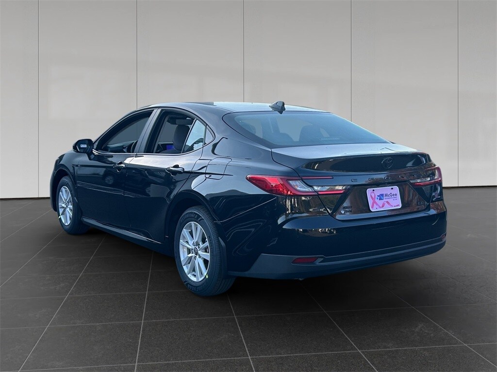 2026 Toyota Camry LE photo 3