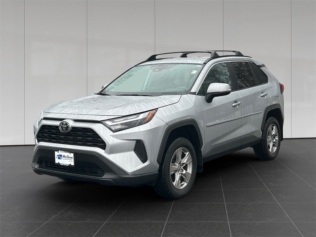 2023 Toyota RAV4 XLE's photo