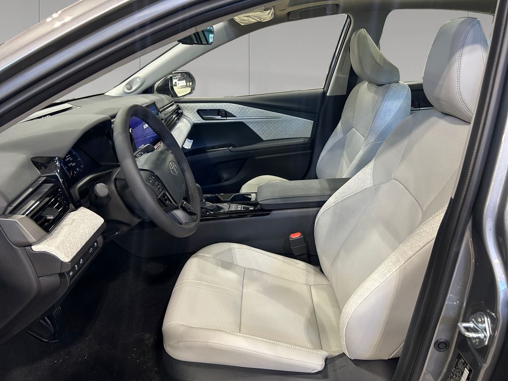 2026 Toyota Camry XLE - Photo 10