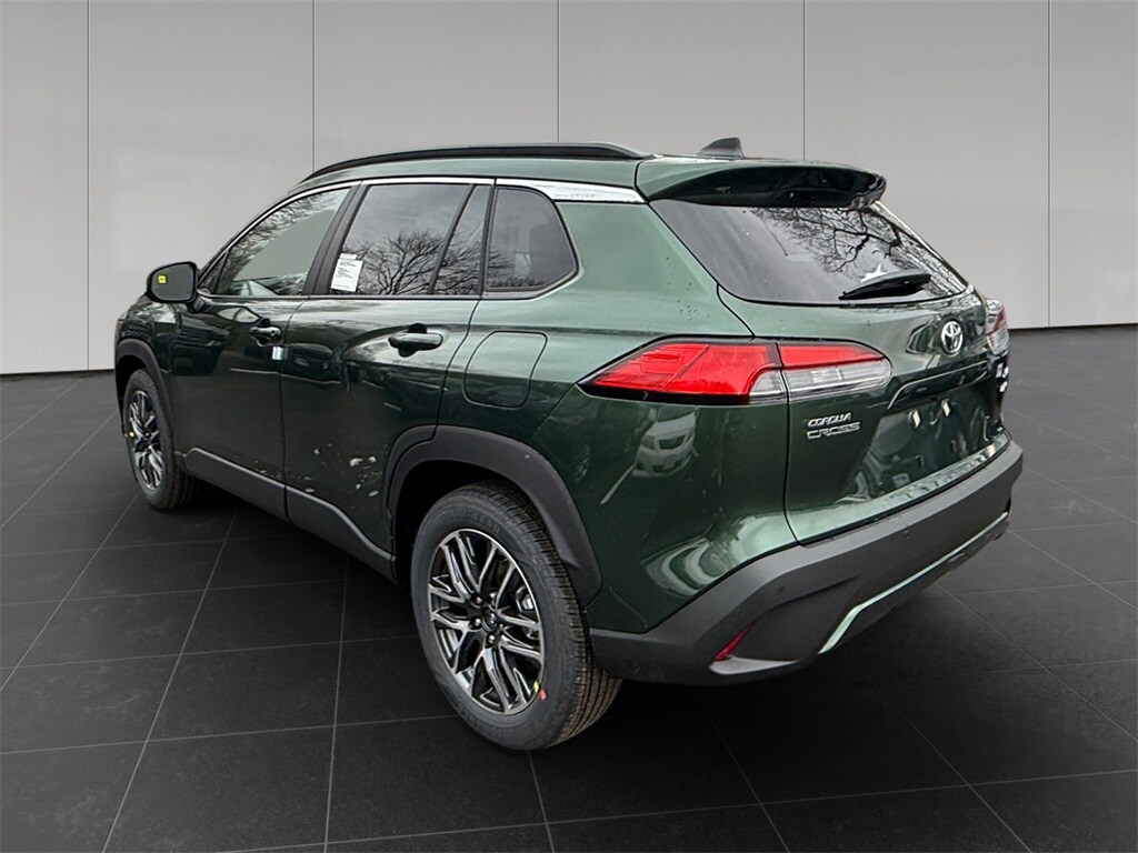 2026 Toyota Corolla Cross XLE photo 3