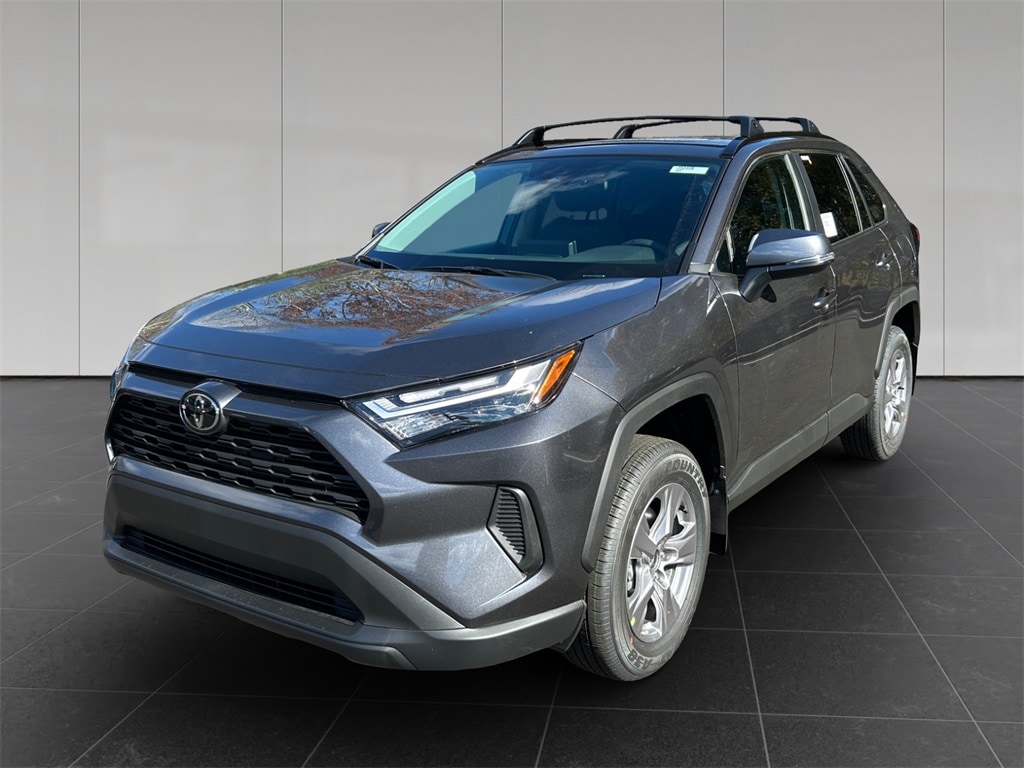 2025 Toyota RAV4 XLE's photo
