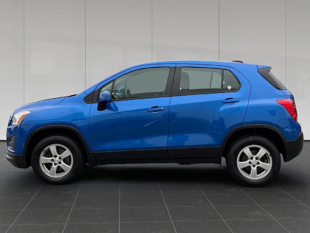 Used 2016 Chevrolet Trax LS with VIN KL7CJNSB0GB715233 for sale in Putnam, CT