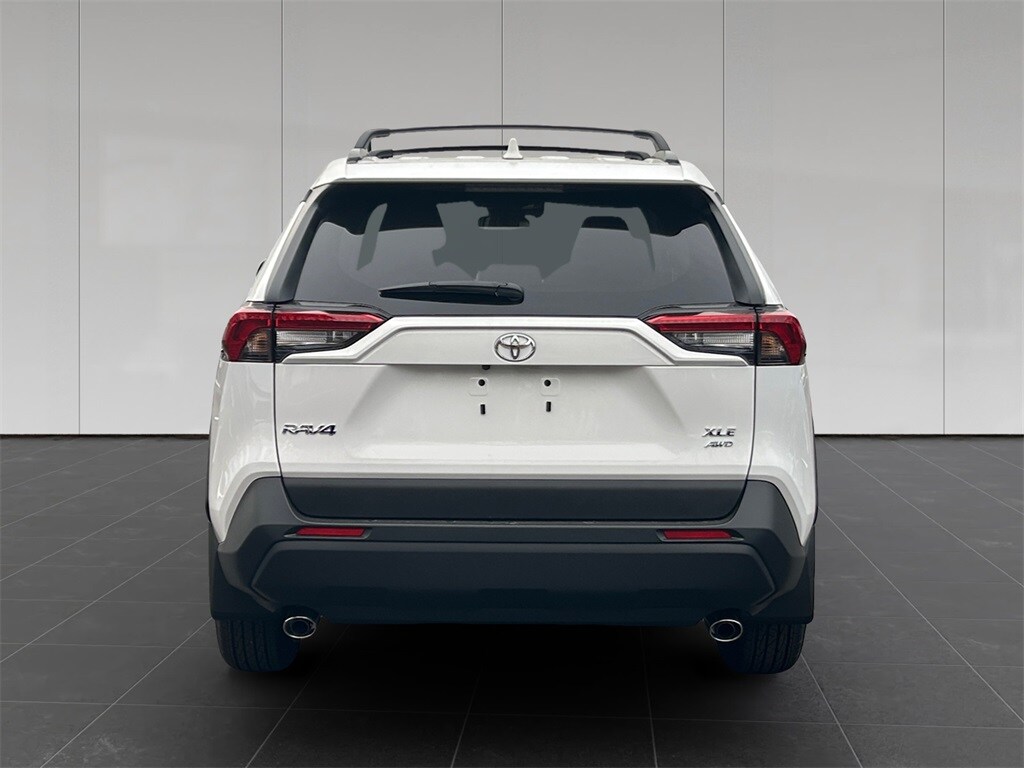 2025 Toyota RAV4 XLE photo 3