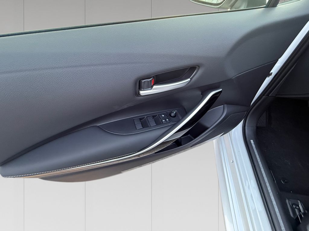 2026 Toyota Corolla XLE - Photo 11