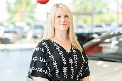 Staff member Elizabeth S. from ID_2ced961f12d7