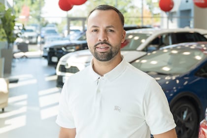 Staff member Nicholas D. from ID_2ced961f12d7