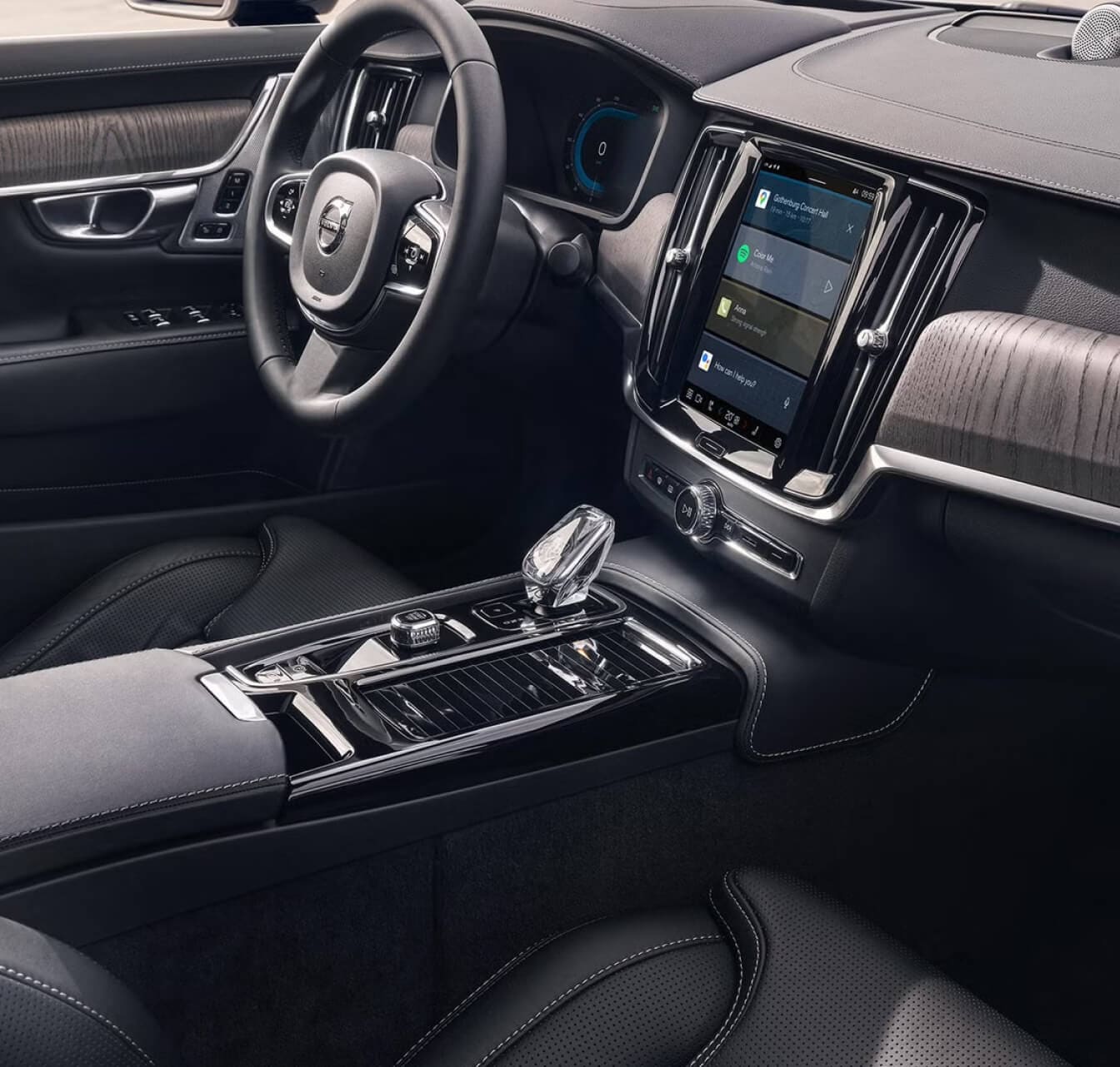 Volvo S90 Trim Levels and Technology