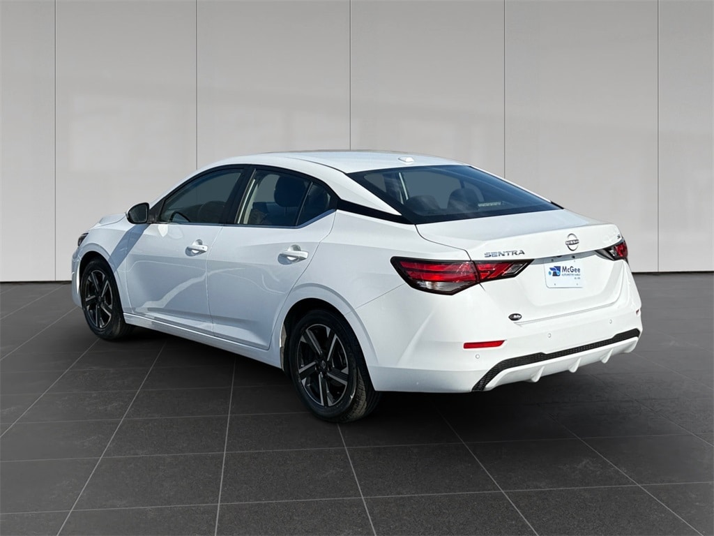 2024 Nissan Sentra SV photo 3