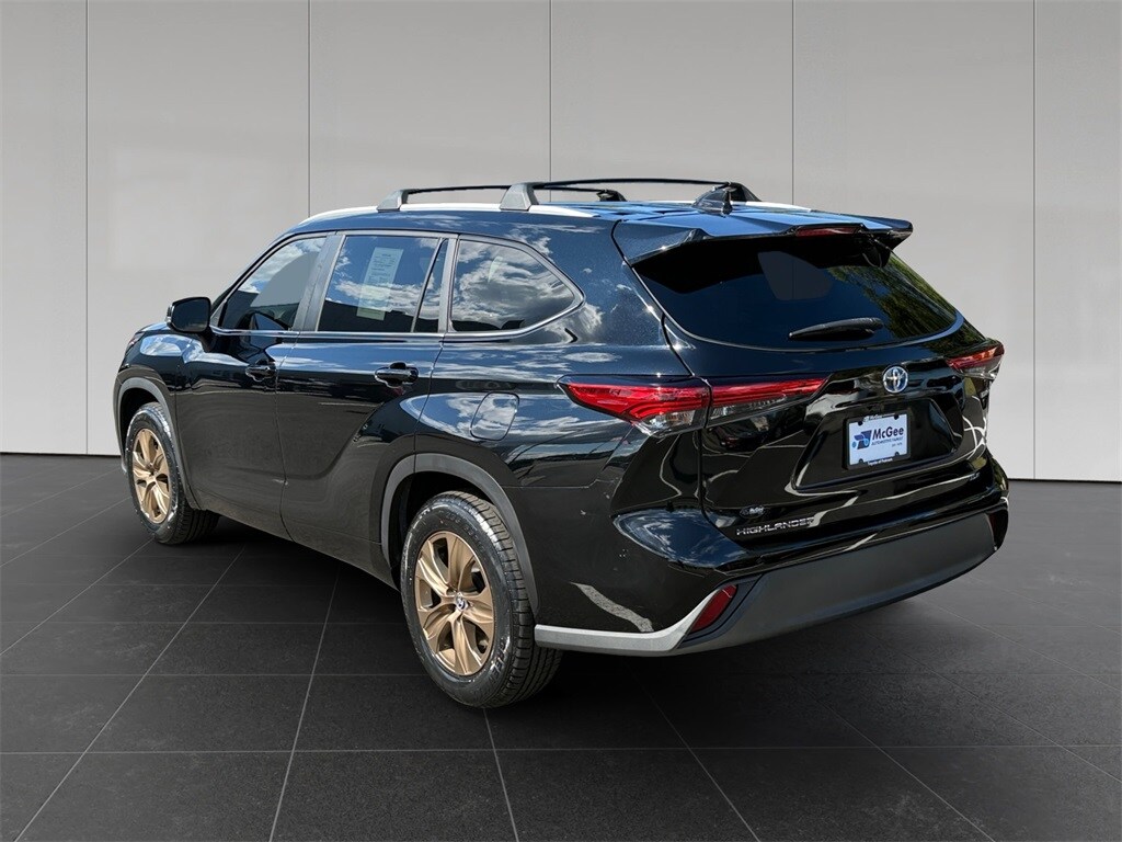 2023 Toyota Highlander Hybrid XLE photo 3