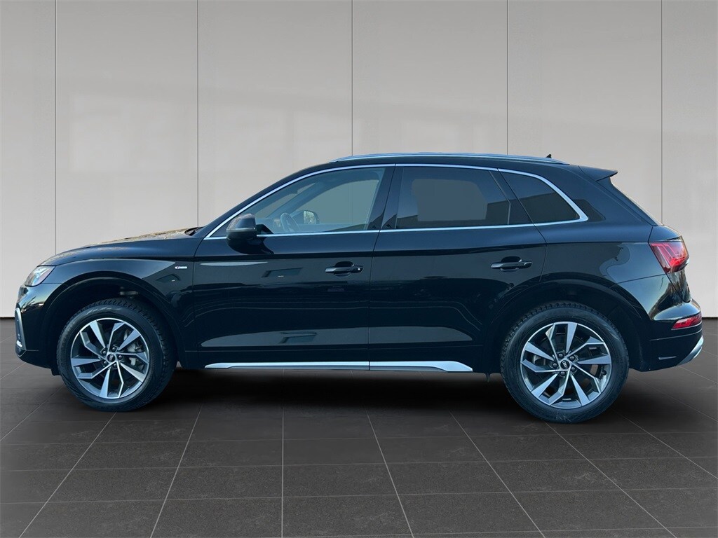 2022 Audi Q5 45 S line Premium photo 2