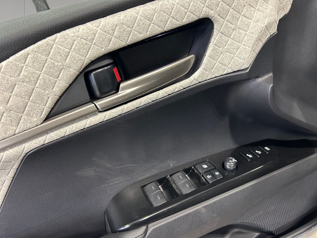 2026 Toyota Camry XLE - Photo 11