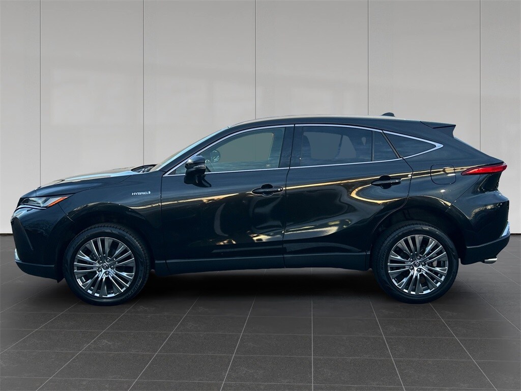 2021 Toyota Venza XLE photo 2