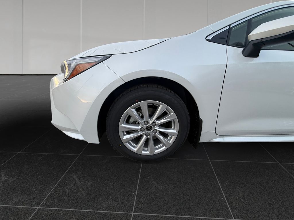 2026 Toyota Corolla XLE - Photo 9