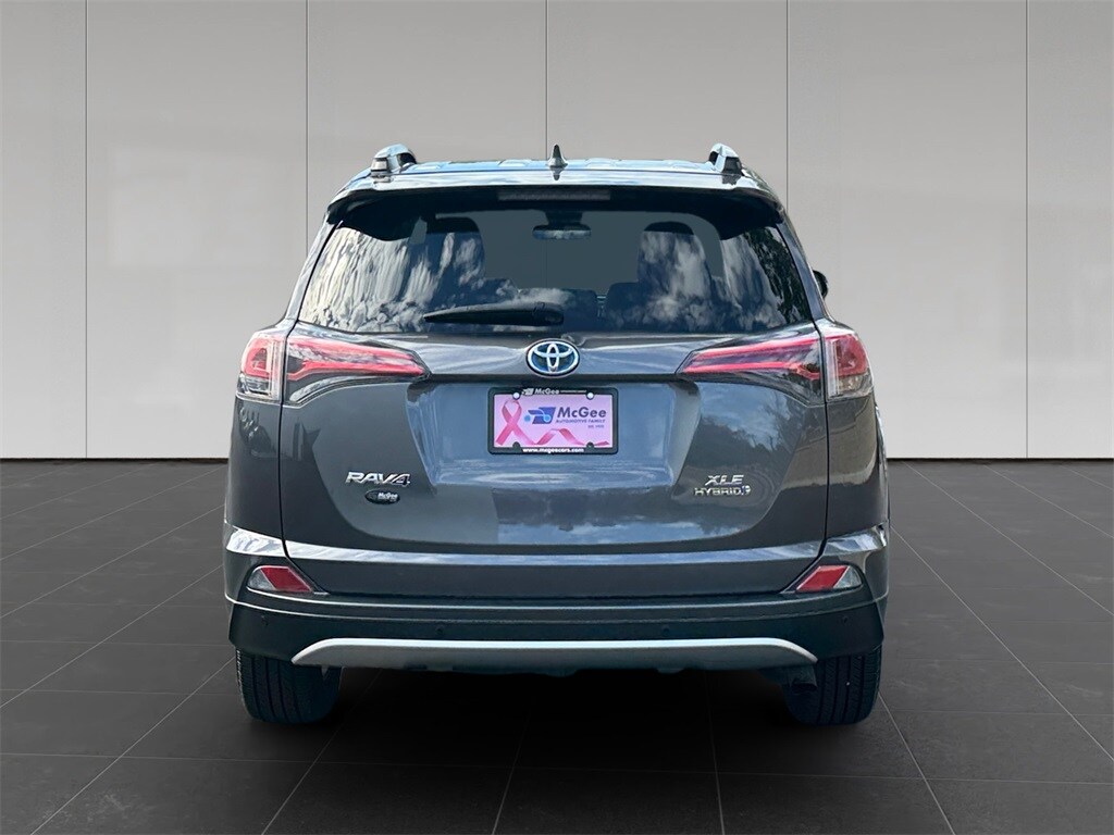 2018 Toyota RAV4 Hybrid XLE photo 4