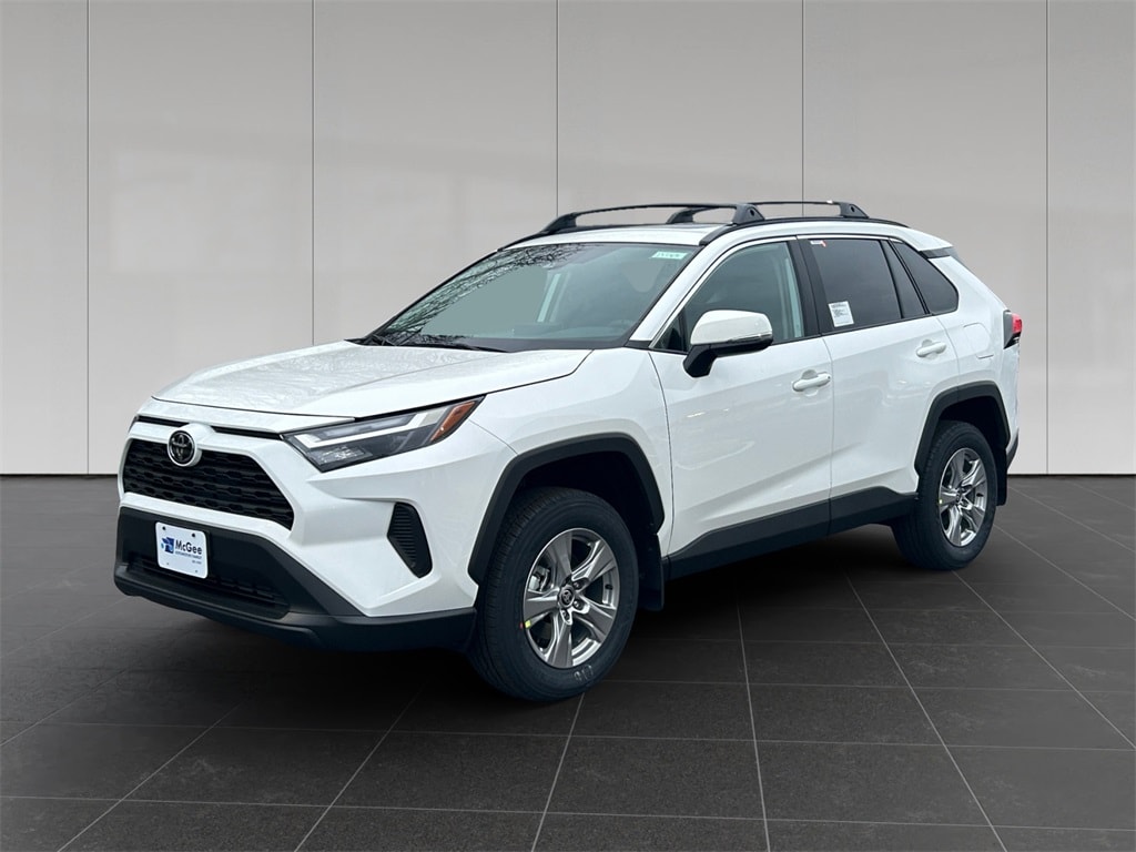 2025 Toyota RAV4 XLE's photo